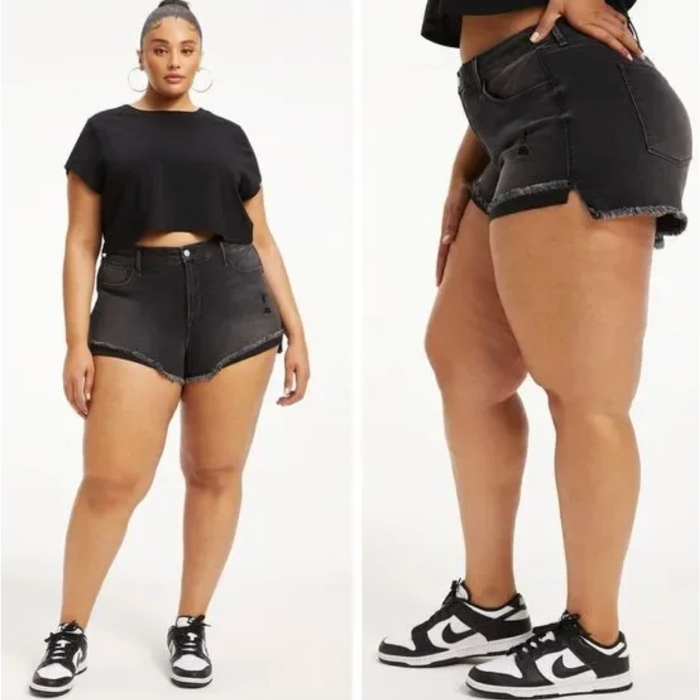 GOOD AMERICAN Good Curve Raw Hem Distressed Denim Shorts Black 089 NEW Size 22